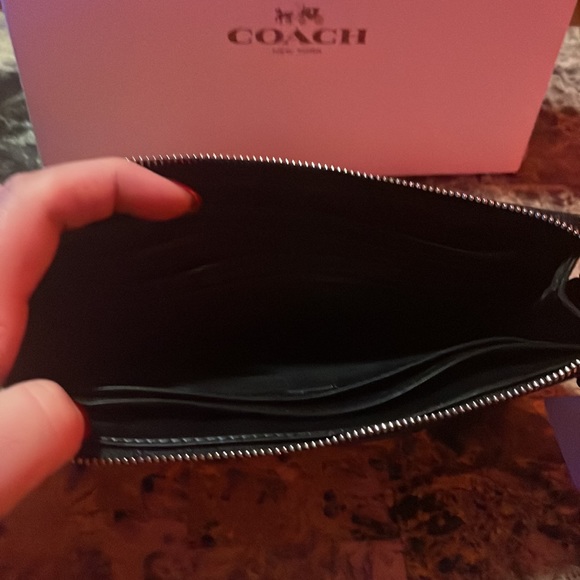 Coach signature zippy wallet wristlet with black patent leather - Picture 2 of 7